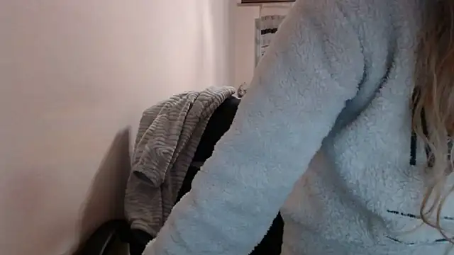 PeterAndJen online show from December 15, 8:25 pm