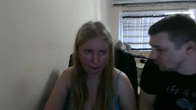 Snapshot of PeterAndJen chatting on June 21, 6:14 pm PeterAndJen online show from June 21, 6:14 pm