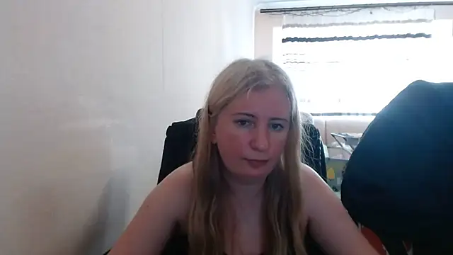 Snapshot of PeterAndJen chatting on June 16, 5:46 pm PeterAndJen online show from June 16, 5:46 pm