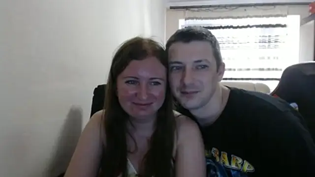 Snapshot of PeterAndJen chatting on July 4, 5:50 pm PeterAndJen online show from July 4, 5:50 pm