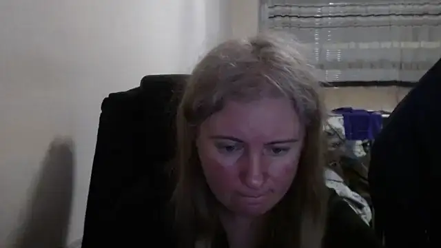 PeterAndJen online show from April 6, 6:09 pm