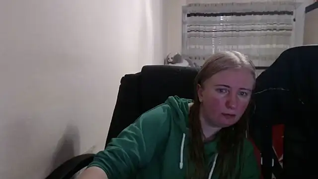 PeterAndJen online show from March 25, 7:35 pm