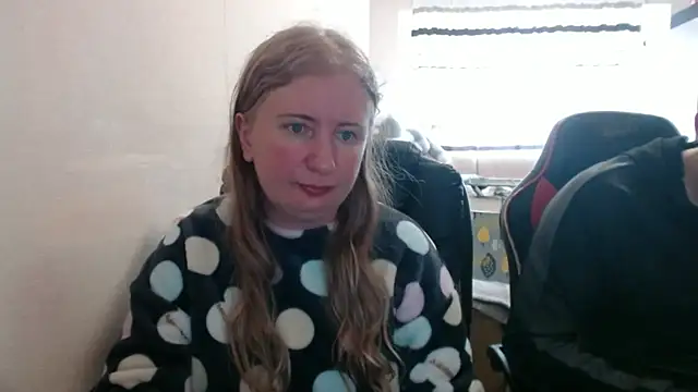 PeterAndJen online show from April 2, 4:57 pm