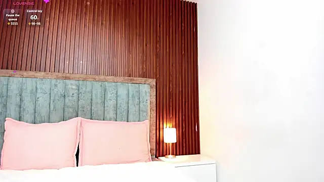 Snapshot of Pinkceeleste chatting on May 20, 4:31 am Pinkceeleste online show from May 20, 4:31 am