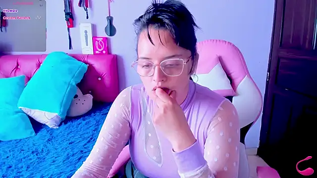 crissn0707 online show from November 27, 2:17 pm