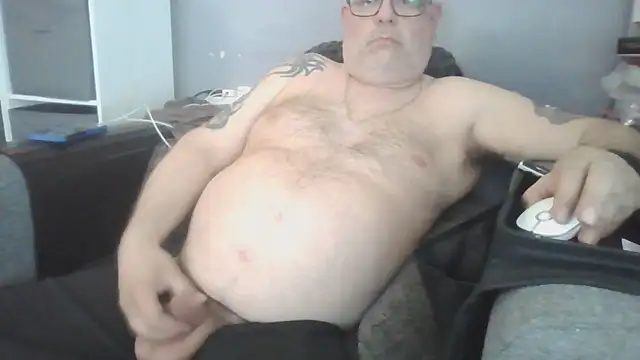 Snapshot of Naturistmale45 chatting on April 29, 5:30 pm Naturistmale45 online show from April 29, 5:30 pm