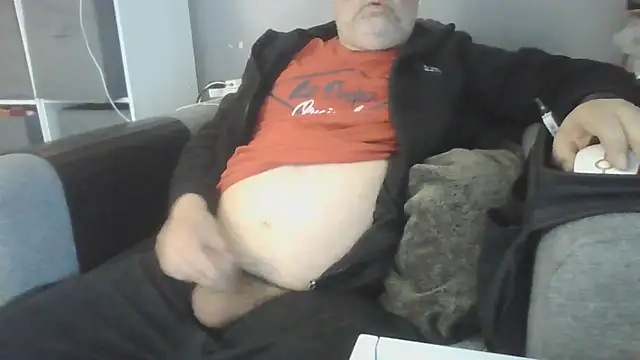 Snapshot of Naturistmale45 chatting on May 7, 8:17 am Naturistmale45 online show from May 7, 8:17 am