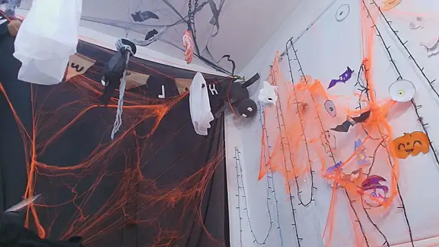 timkerbell  online show from October 22, 7:13 pm