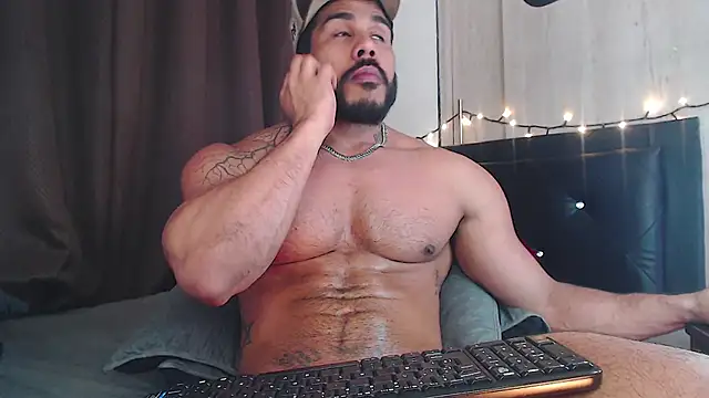 Artemis Kazttman online show from December 25, 11:42 pm