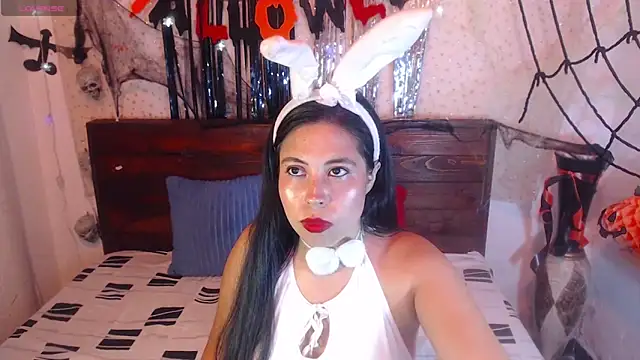 Snapshot of NikkieMilky chatting on October 28, 2:56 am NikkieMilky online show from October 28, 2:56 am