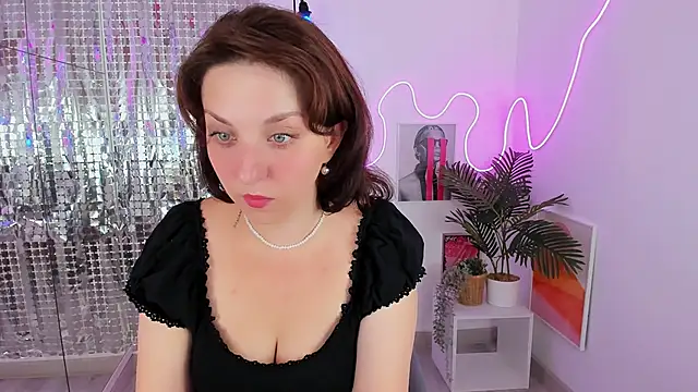 MargaretFatal online show from June 17, 1:21 pm