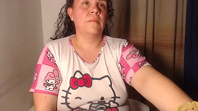 Snapshot of agathamiller01 chatting on April 26, 1:14 am agathamiller01 online show from April 26, 1:14 am