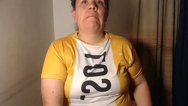 agathamiller01 online show from April 14, 11:21 pm