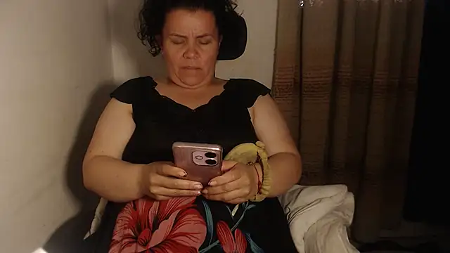 Snapshot of agathamiller01 chatting on July 15, 11:01 pm agathamiller01 online show from July 15, 11:01 pm