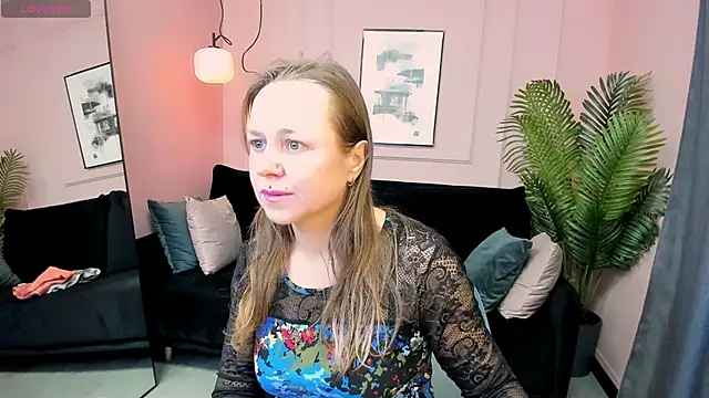 Snapshot of GabrielGold chatting on November 27, 8:42 pm GabrielGold online show from November 27, 8:42 pm