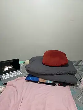 MileyGia online show from March 29, 6:31 pm