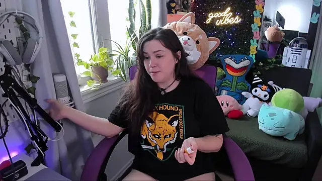 JennKenobi online show from April 20, 2:29 pm