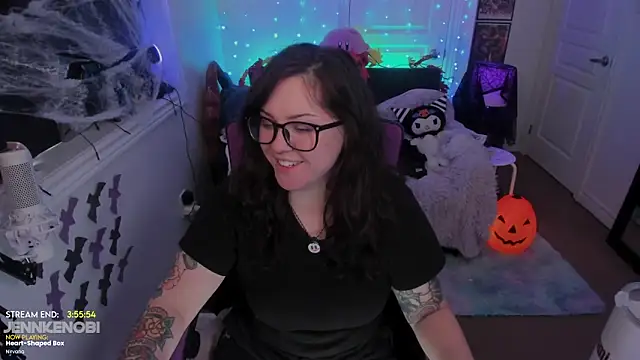 JennKenobi online show from October 28, 2:38 pm