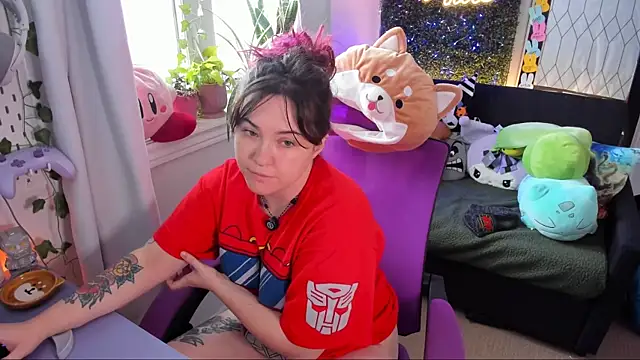 JennKenobi online show from April 30, 2:24 pm