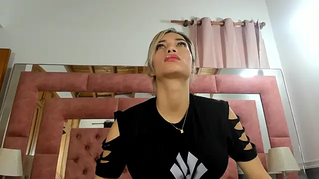 Snapshot of briana_wonder69xxx chatting on October 18, 2:41 pm briana wonder69xxx online show from October 18, 2:41 pm