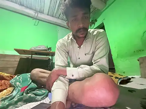 Snapshot of PrabV0319 chatting on February 17, 7:22 pm PrabV0319 online show from February 17, 7:22 pm