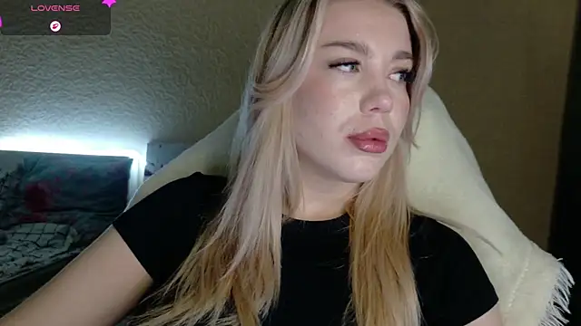 ariashaa online show from December 3, 3:22 pm