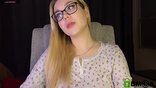 ariashaa online show from April 9, 6:47 pm