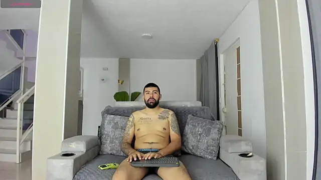 Snapshot of DulceRomance chatting on February 21, 6:04 am DulceRomance online show from February 21, 6:04 am