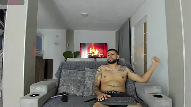 DulceRomance online show from March 5, 3:47 am