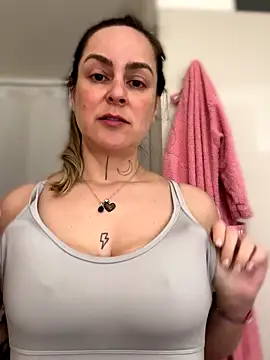 Snapshot of misslulipop chatting on September 23, 2:24 pm misslulipop online show from September 23, 2:24 pm