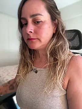 Snapshot of misslulipop chatting on March 18, 4:28 pm misslulipop online show from March 18, 4:28 pm