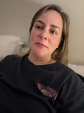 Snapshot of misslulipop chatting on February 25, 12:47 am misslulipop online show from February 25, 12:47 am