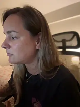 Snapshot of misslulipop chatting on February 26, 1:25 am misslulipop online show from February 26, 1:25 am