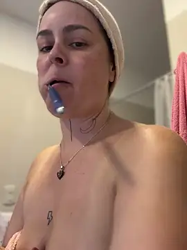 Snapshot of misslulipop chatting on March 8, 7:31 pm misslulipop online show from March 8, 7:31 pm