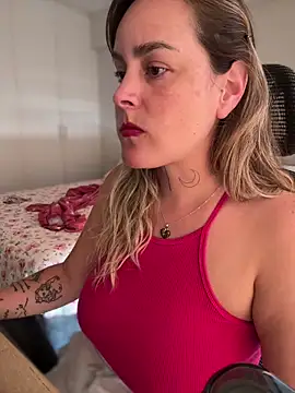 Snapshot of misslulipop chatting on March 11, 8:20 pm misslulipop online show from March 11, 8:20 pm