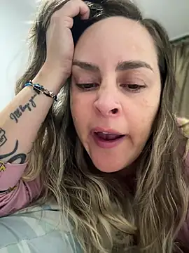 Snapshot of misslulipop chatting on February 28, 5:26 am misslulipop online show from February 28, 5:26 am