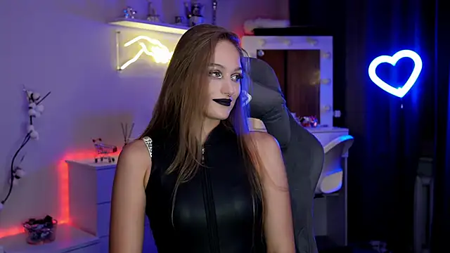 Snapshot of MrsTenderBeast chatting on October 5, 6:20 pm MrsTenderBeast online show from October 5, 6:20 pm
