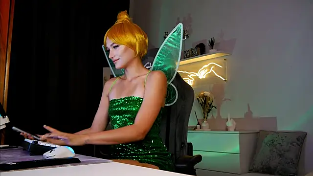 Snapshot of MrsTenderBeast chatting on February 23, 4:35 pm MrsTenderBeast online show from February 23, 4:35 pm