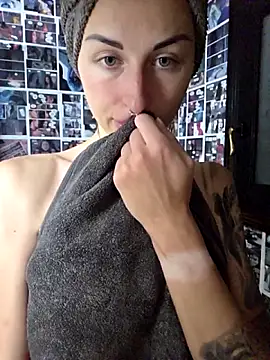 kylie blck online show from March 3, 4:30 am