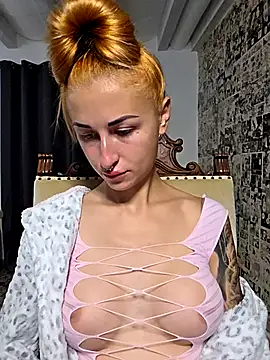 kylie blck online show from December 18, 5:12 am