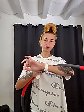 kylie blck online show from April 18, 8:05 am