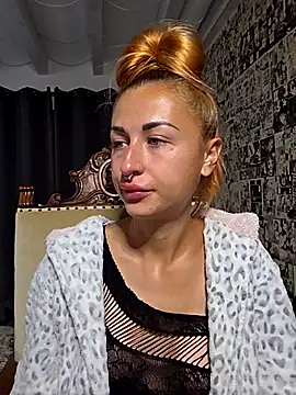 kylie blck online show from October 13, 4:14 am