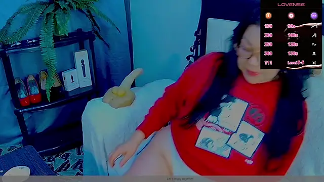 Snapshot of Mommy-pervert chatting on July 19, 10:06 pm Mommy-pervert online show from July 19, 10:06 pm