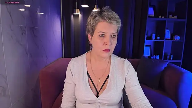 Snapshot of KathySunn chatting on February 10, 1:44 pm KathySunn online show from February 10, 1:44 pm