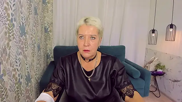 Snapshot of KathySunn chatting on October 24, 10:03 am KathySunn online show from October 24, 10:03 am