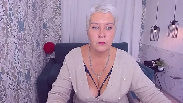 Snapshot of KathySunn chatting on October 9, 7:20 am KathySunn online show from October 9, 7:20 am