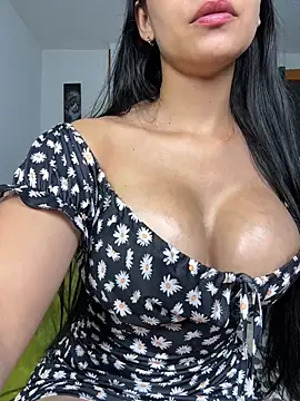 Angela isabella online show from May 3, 9:29 pm
