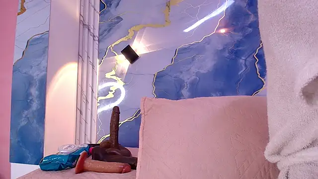 lorrayne  online show from November 15, 12:42 pm