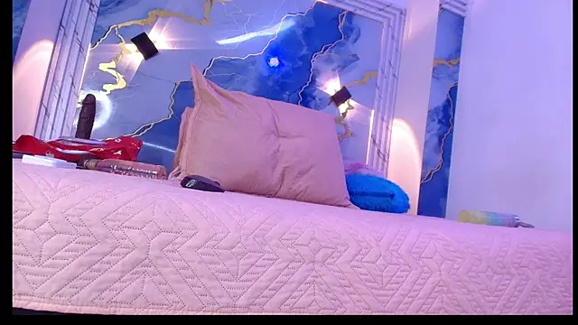 lorrayne  online show from November 8, 12:09 pm