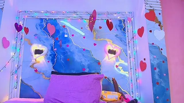 lorrayne  online show from February 12, 12:16 pm